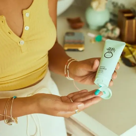 Sun Bum Facial Mask - 2oz image {8}