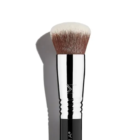 Sigma Beauty F82 Round Kabuki&trade; Brush image {4}