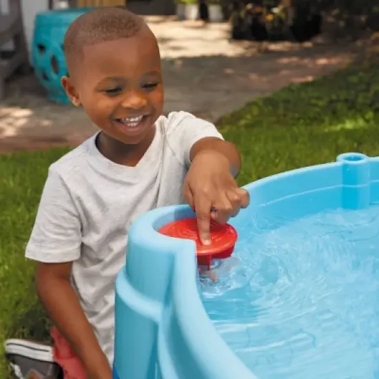 Little Tikes Spinning Seas Water Table image {4}