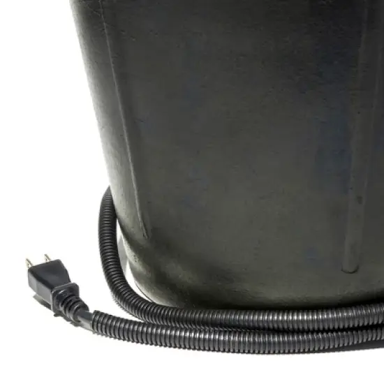 Farm Innovators Rubber Flat Back Heated Bucket with Guard image {3}