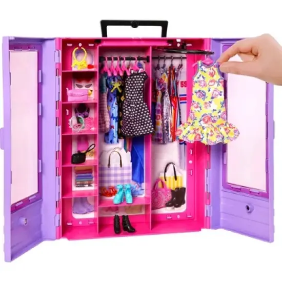 Barbie Ultimate Closet + Doll 2.0 image {2}