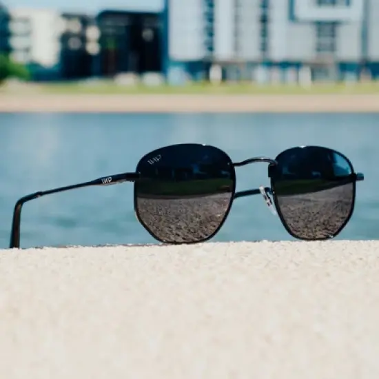 WMP Eyewear Round Geometric Retro Polarized Sunglasses image {3}