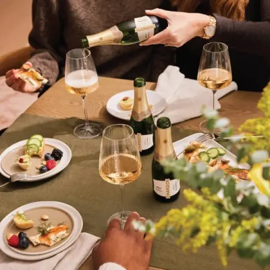 Chandon Brut Sparkling Wine - 3pk/187ml Bottles image {3}