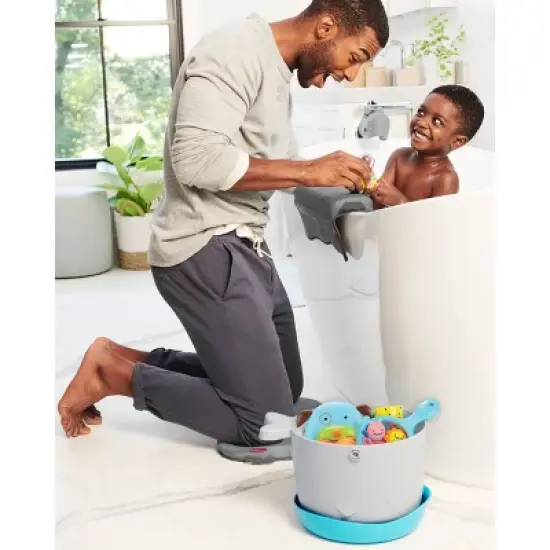 Skip Hop Moby Fun-Filled Baby Bath Toy & Bucket Gift Set - 2pc image {4}