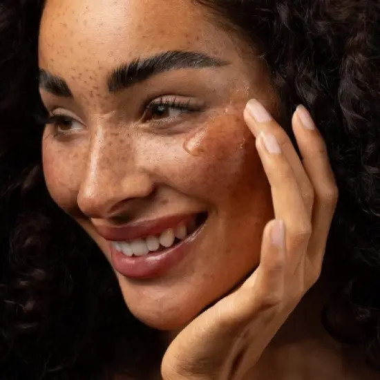 Que Bella Soothing Honey Gel Mask - 0.5oz image {4}