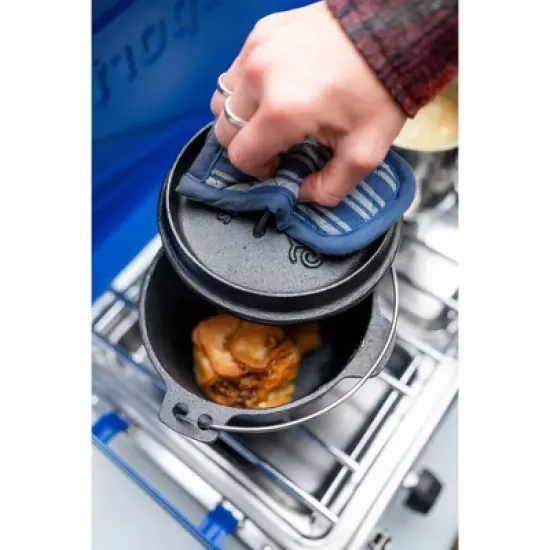 Stansport Preseasoned Cast Iron Flat Bottom Dutch Oven image {4}