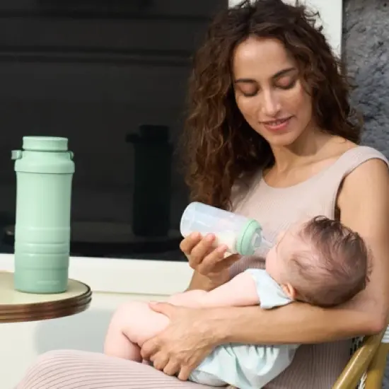 Momcozy Portable Breast Milk Cooler - Green image {1}