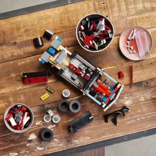 LEGO Icons Chevrolet Camaro Z28 Model Car Set 10304 image {4}