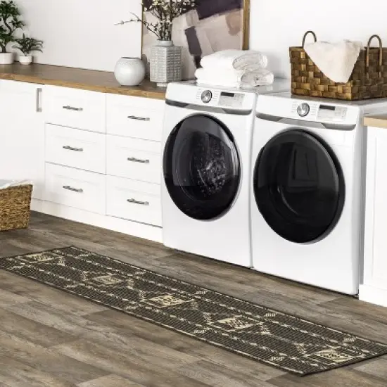 nuLOOM Claudia Striped Indoor/Outdoor Patio Area Rug image {1}