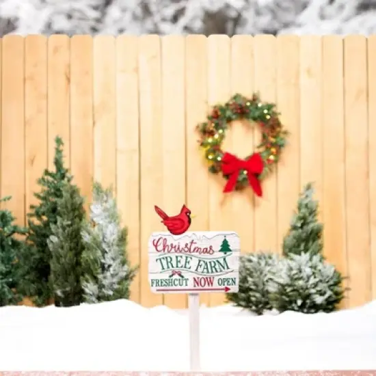 The Lakeside Collection Holiday Stakes image {3}