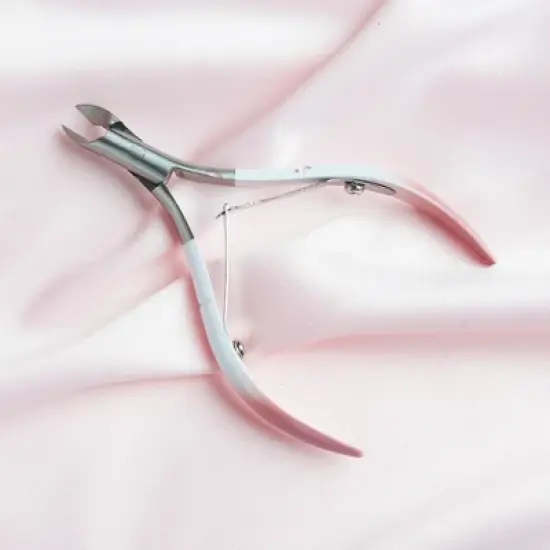 JAPONESQUE Cuticle Nipper Limited Edition image {3}