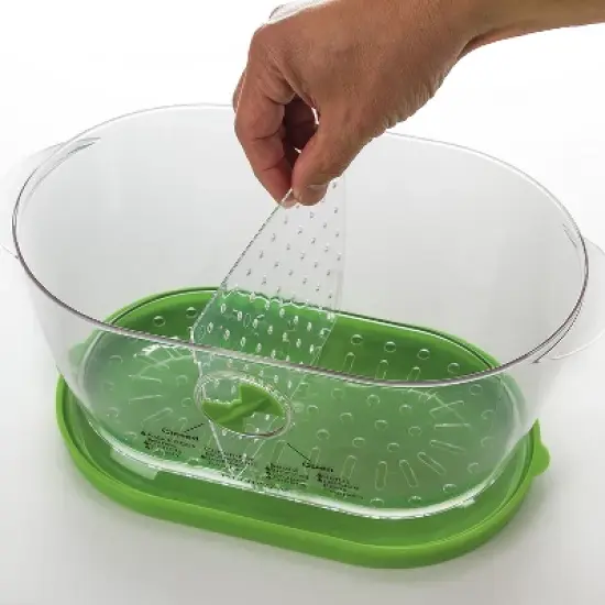 Progressive Lettuce Keeper image {3}