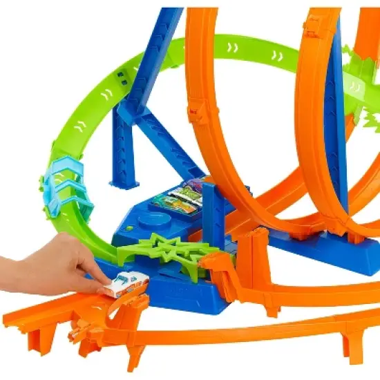 Hot Wheels Epic Crash Dash Track Set image {4}