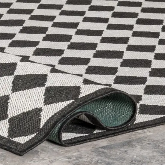 nuLOOM Valery Checkered Indoor/Outdoor Patio Area Rug image {3}
