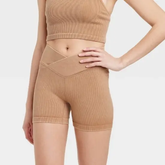 Women's Cross Waistband Bike Shorts 4" - JoyLab&trade; image {3}