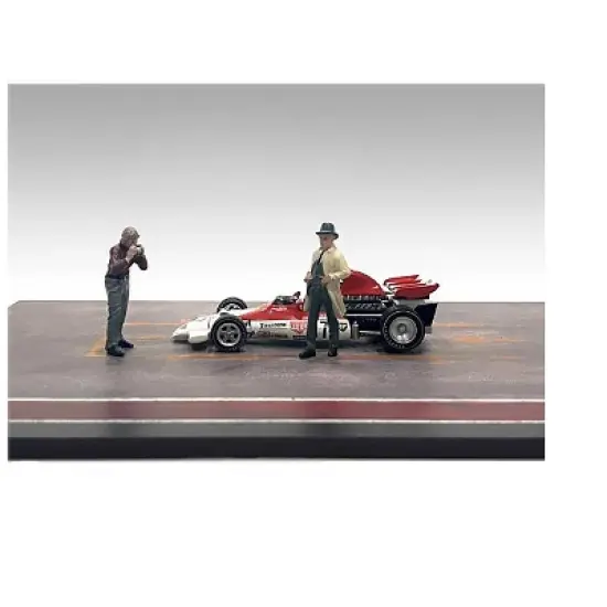 "Race Day" Two Diecast Figures Set 3 for 1/43 Scale Models by American Diorama image {1}