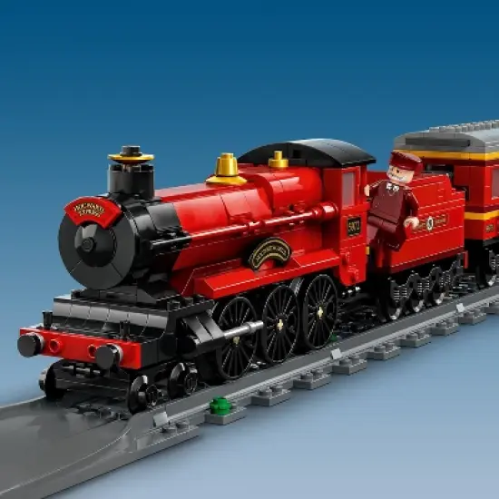 LEGO Harry Potter Hogwarts Express & Hogsmeade Station Train Set 76423 image {3}