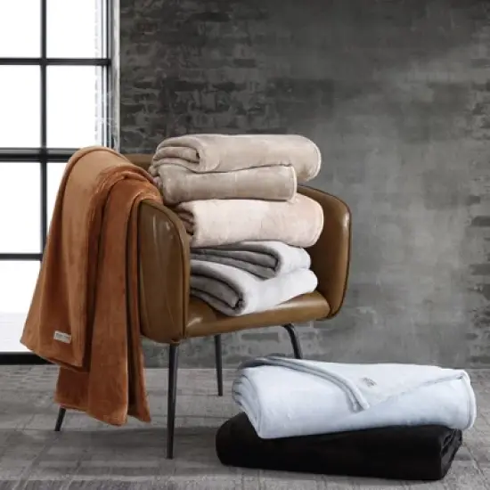 Kenneth Cole Reaction Plush Fleece Blanket (Solid-Black)-Twin image {7}