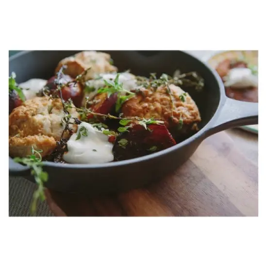 Victoria Seasoned Cast Iron Skillet 8" Black image {5}