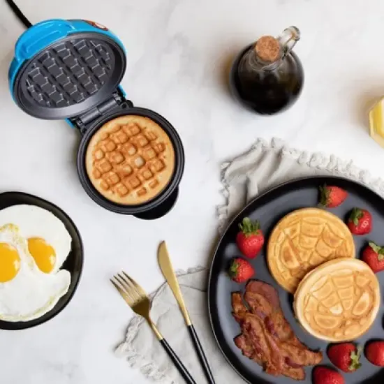 Uncanny Brands Marvel Spider-Man Mini Waffle Maker image {4}