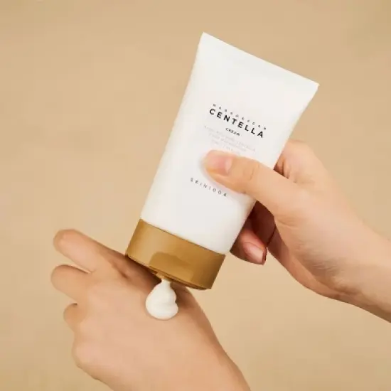 SKIN1004 Madagascar Centella Cream Korean Skincare for Immediate Calming and Moisturizing Sensitive Skin - 30ml image {2}