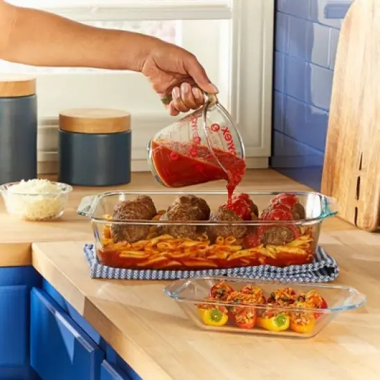 Pyrex 9"X13" Deep Glass Bakeware: Oven-Safe Rectangle Baking Dish, Freezer & Dishwasher-Safe, 5 Qt Capacity image {5}