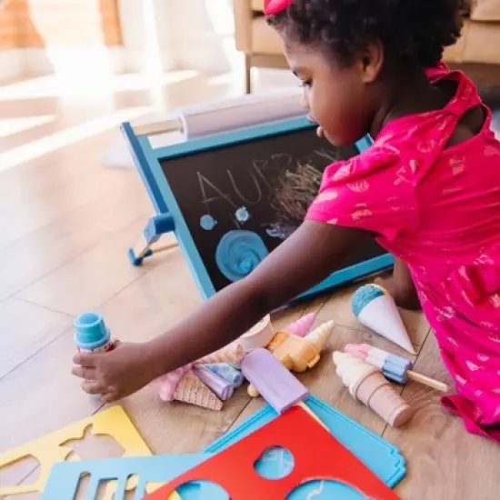 Melissa & Doug Ice Cream Shop Chalk Set image {6}