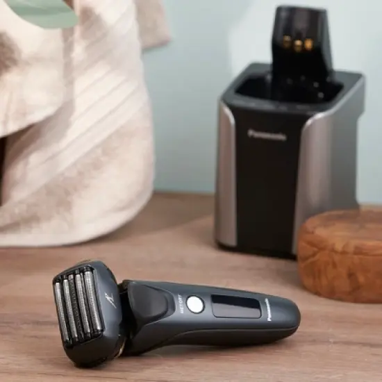 Panasonic Men's Arc5 Electric Shaver with Cleaning System image {5}