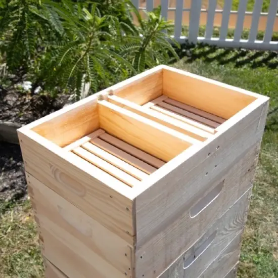 Lehman's Stoney Acres Beekeeping Top Feeder, with Floats, for 8-Frame Nuc Beehive, Assembled Pine Wood, Amish Made image {2}