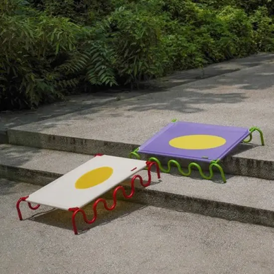 ZEZE Wavy Army Elevated Dog Bed image {6}