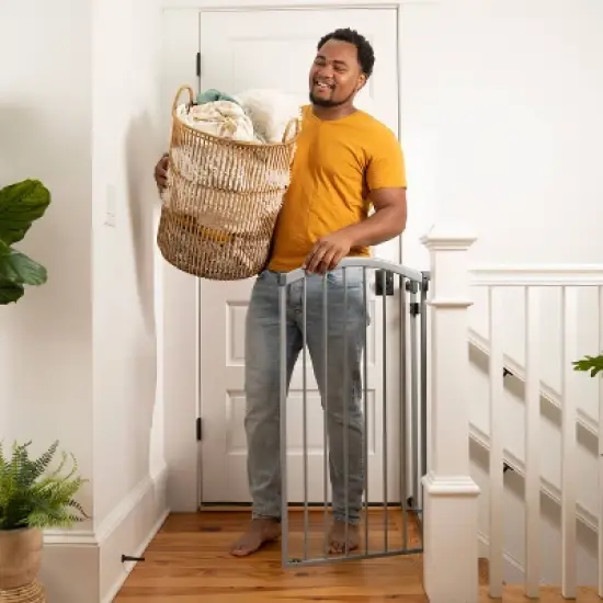 Summer Infant Extra Tall & Wide Safety Gate image {3}