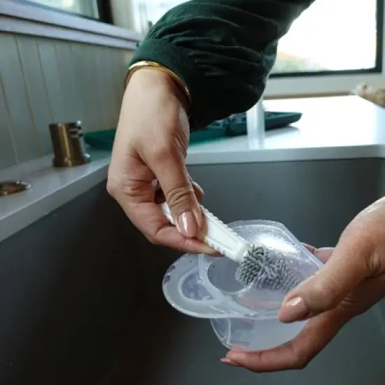 WILLOW Passive Manual Breast Pump - 3oz image {6}