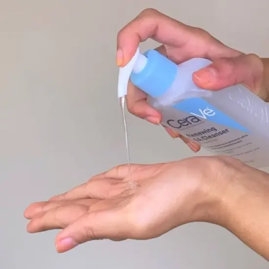 CeraVe SA Face Wash Salicylic Acid Cleanser with Hyaluronic Acid and Niacinamide - 8 fl oz image {3}