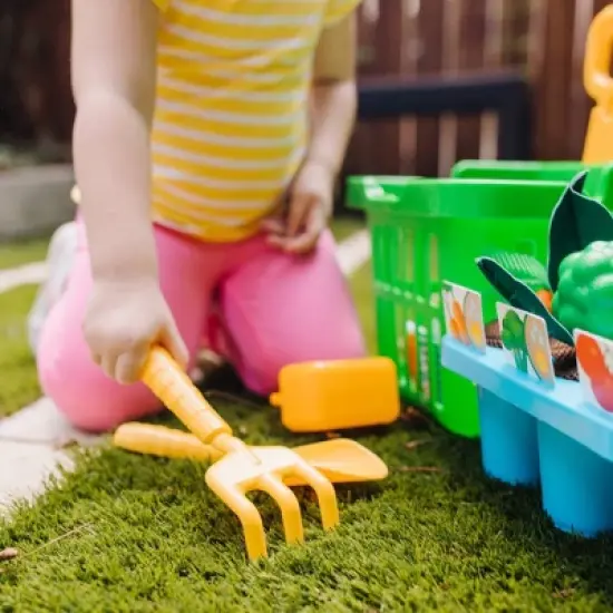 Melissa & Doug Let's Explore Deluxe Gardening Set image {4}