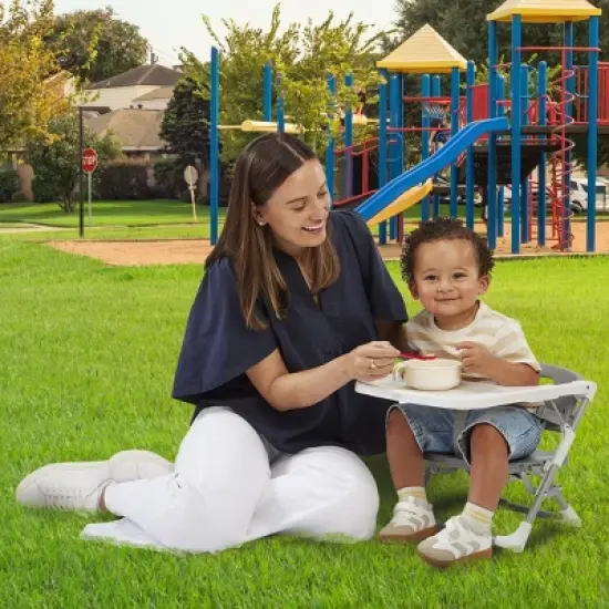 SproutSeat Feeding Booster Seat image {5}