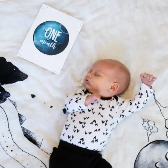 JumpOff Jo - 3-Piece Set, Swaddle Blanket, Security Bear, Monthly Photo Cards image {4}