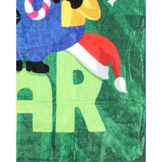 Despicable Me Minions Holiday Throw Blanket 46" x 60" Soft Fleece Throw Blanket image {2}