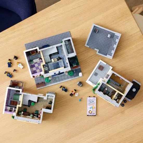 LEGO Icons Police Station Construction Set 10278 image {5}