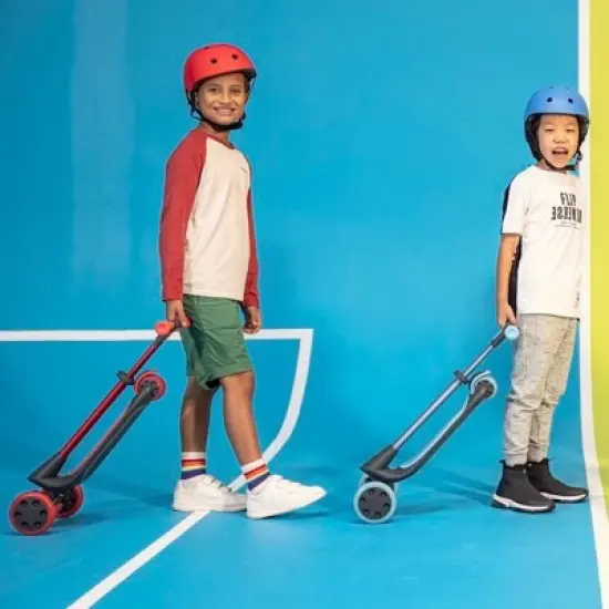 Yvolution Y Glider Nua 3 Wheel Kids' Kick Scooter with LED lights image {7}