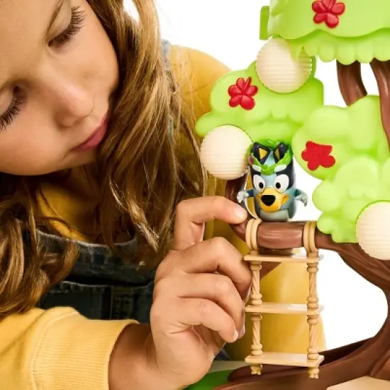 Bluey Treehouse Playset image {8}
