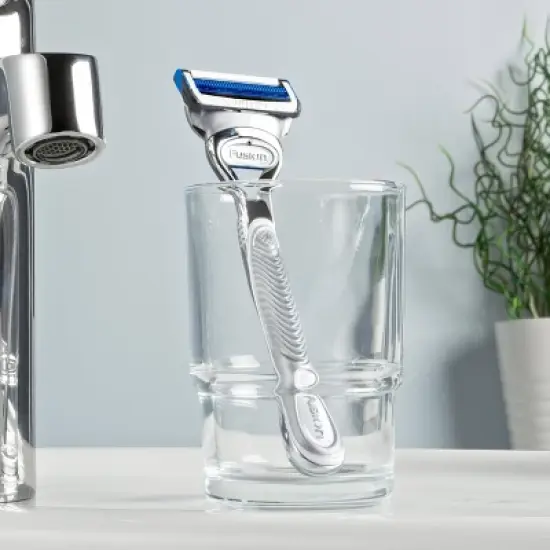 Gillette SkinGuard Men's Razor + 2 Razor Blade Refills image {6}