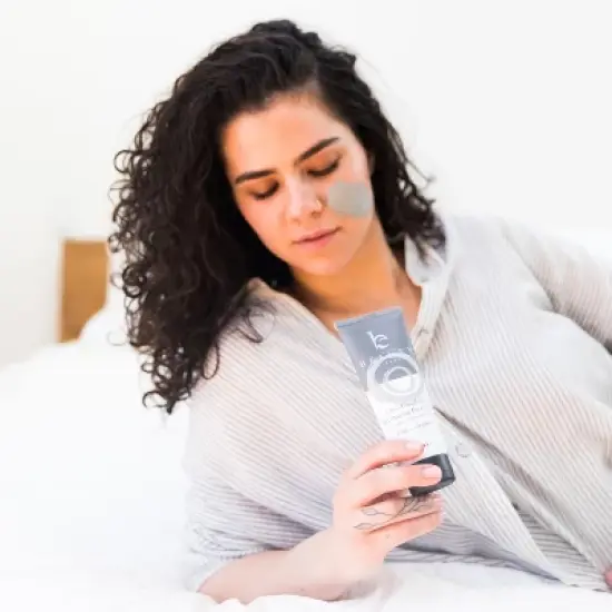 Beauty by Earth Hydrating Face Mask image {9}