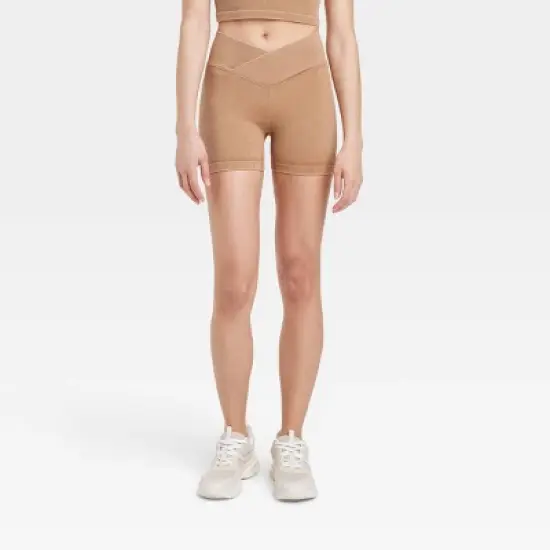 Women's Cross Waistband Bike Shorts 4" - JoyLab&trade; image {4}