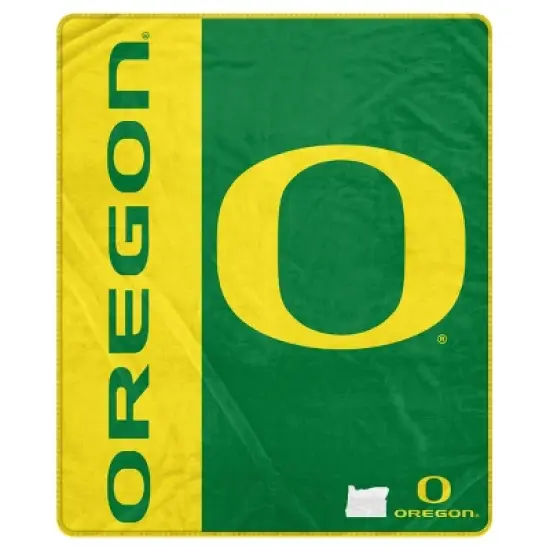 NCAA Oregon Ducks Ultra Soft Tailgate Throw Blanket image {2}