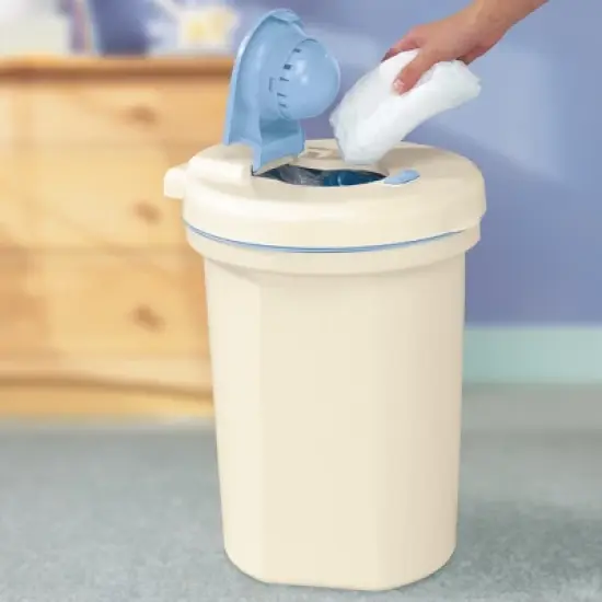 Safety 1st Easy Saver Diaper Pail image {2}