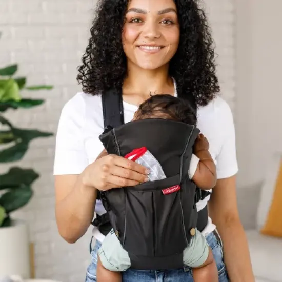 Infantino Swift Classic Baby Carrier With Pocket image {8}