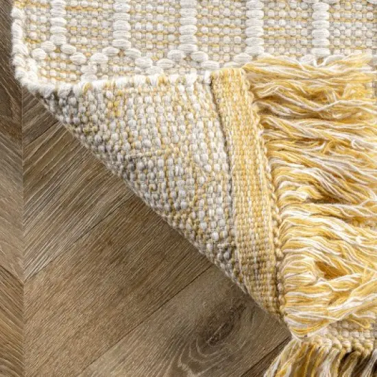 nuLOOM Wylie Honeycomb Wool Fringe Rug image {6}
