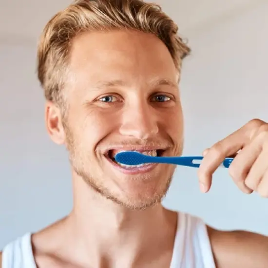 Reach UltraClean Toothbrush Soft image {2}