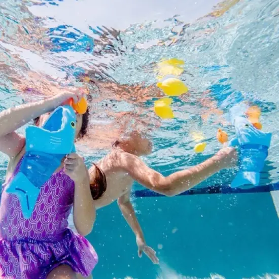 Melissa & Doug Sunny Patch Spark Shark Fish Hunt Pool Game With 2 Nets and 6 Fish to Catch image {10}