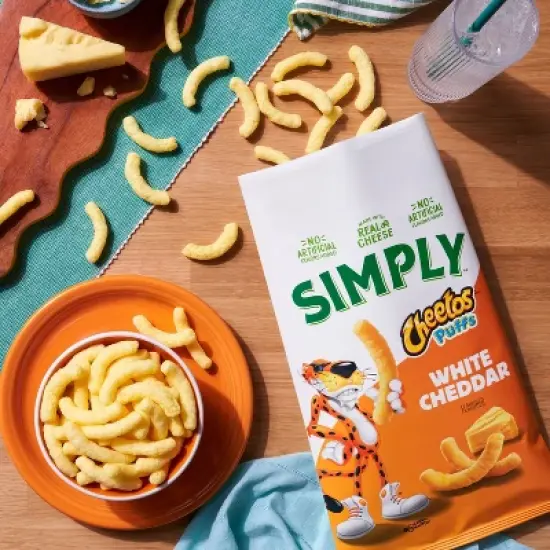 Cheetos Snack Pack Simply White Cheddar Puffs Multipack- 8ct/7oz image {6}